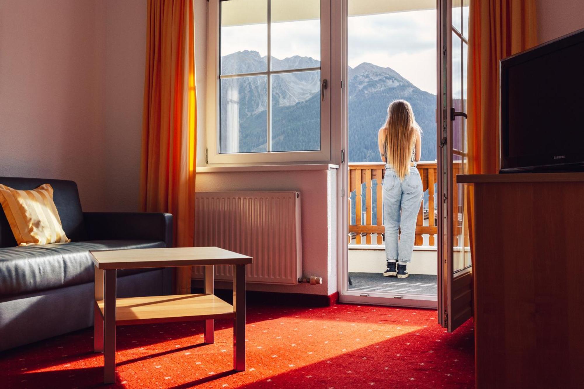 Hotel Alpen-Royal Jerzens Bagian luar foto