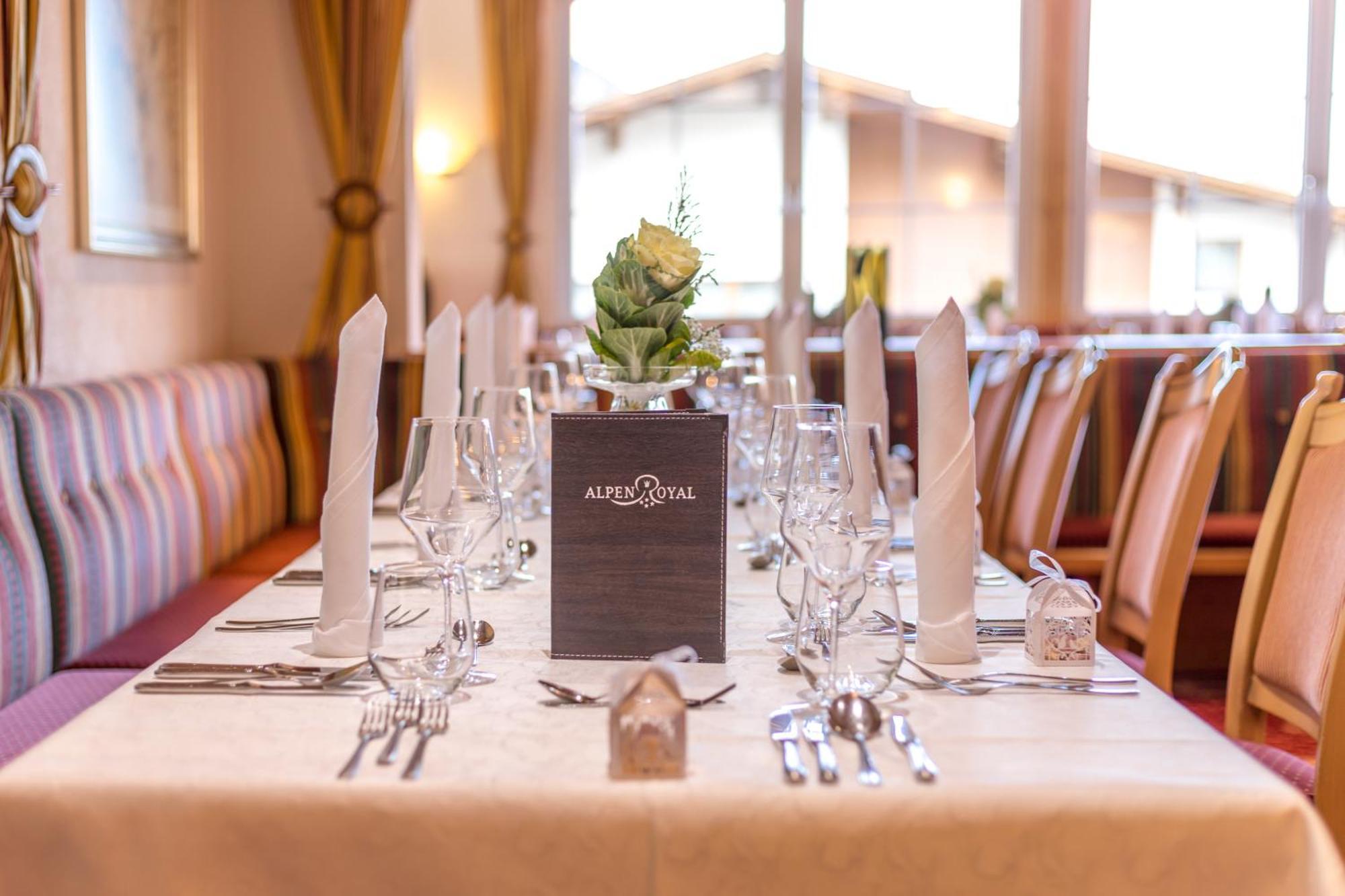 Hotel Alpen-Royal Jerzens Bagian luar foto