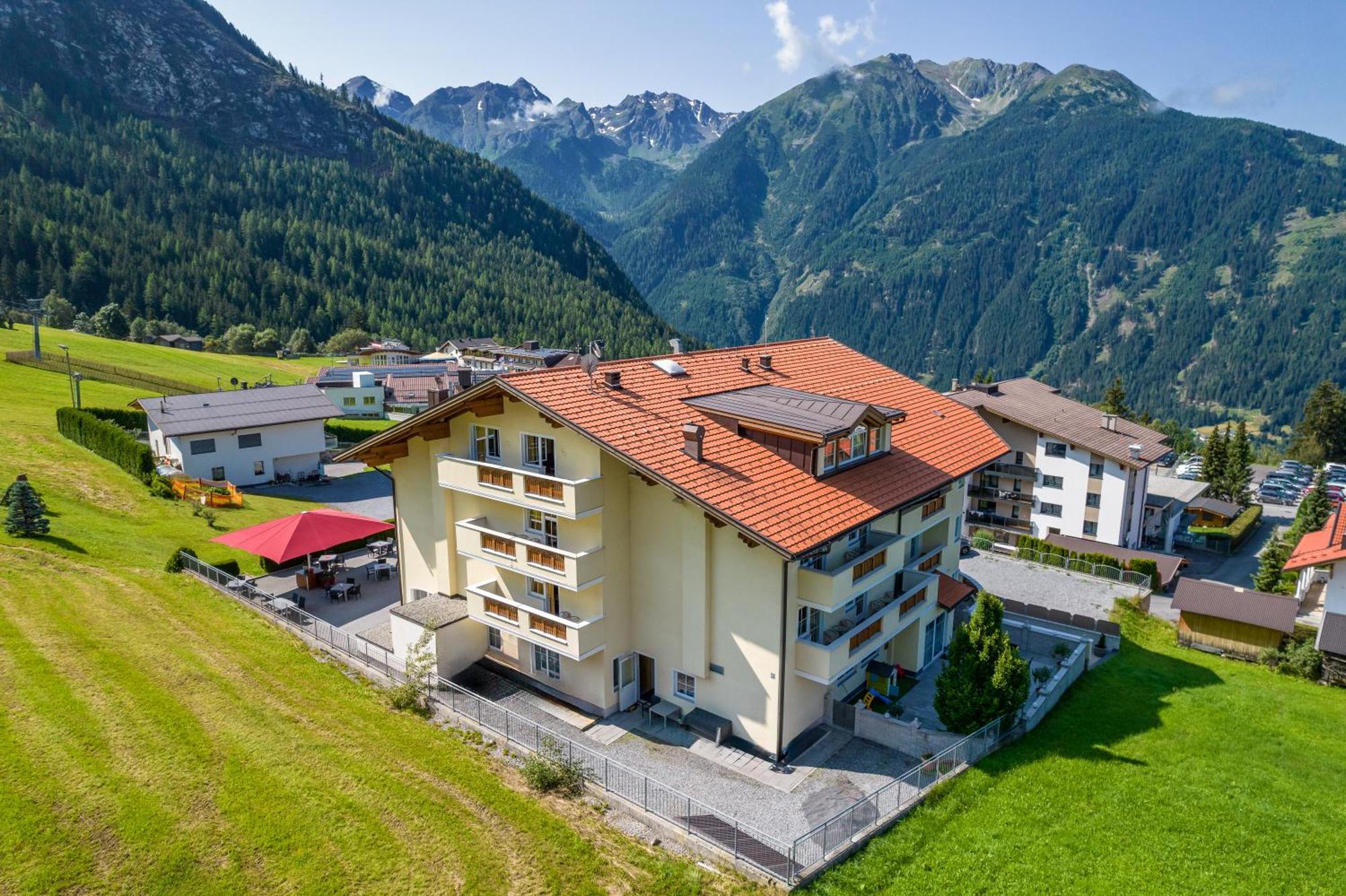 Hotel Alpen-Royal Jerzens Bagian luar foto