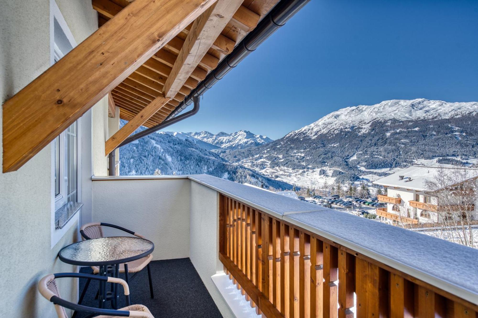 Hotel Alpen-Royal Jerzens Bagian luar foto