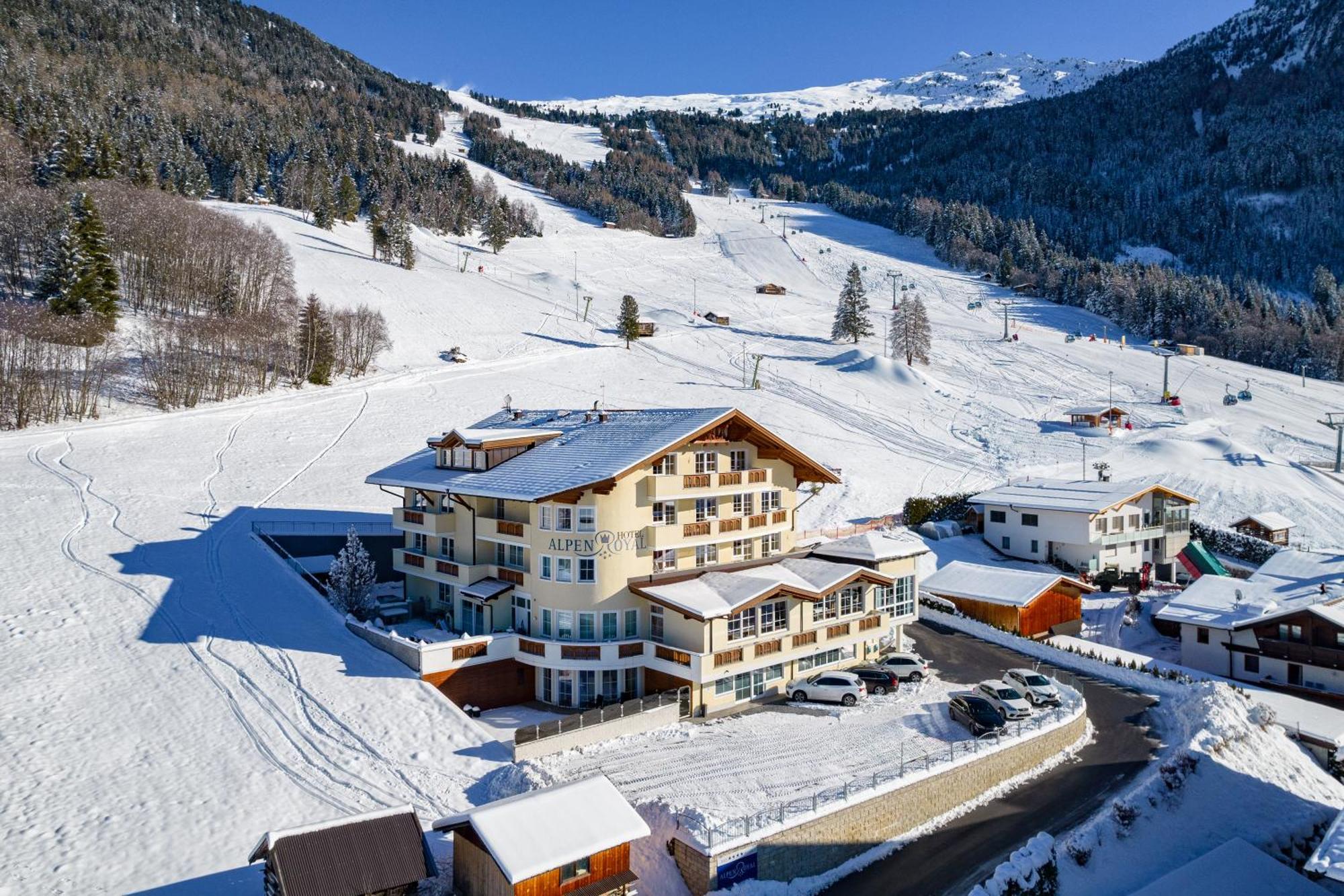 Hotel Alpen-Royal Jerzens Bagian luar foto