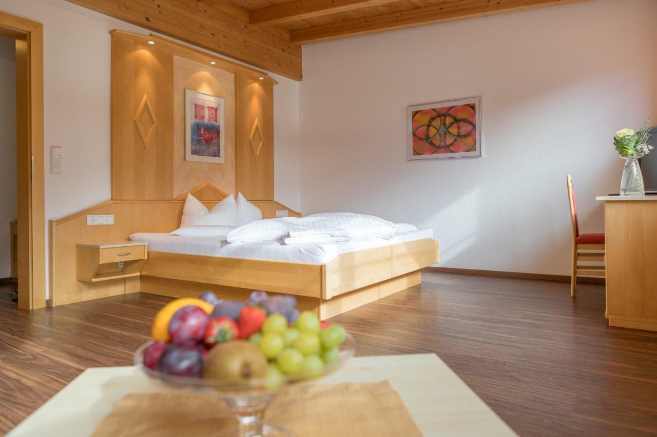 Hotel Alpen-Royal Jerzens Bagian luar foto