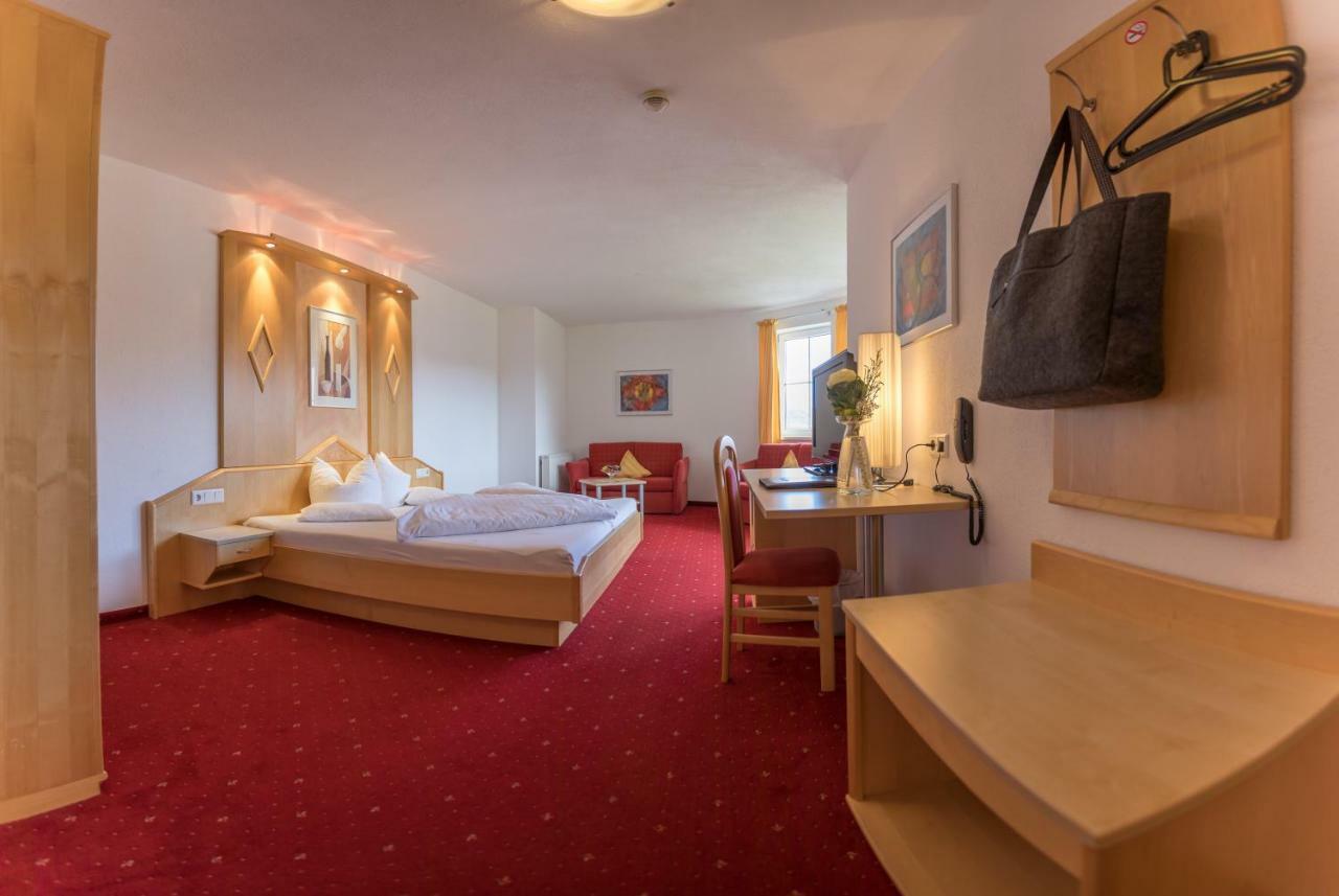 Hotel Alpen-Royal Jerzens Bagian luar foto