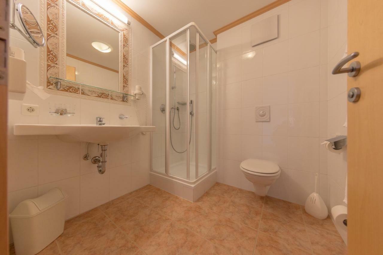 Hotel Alpen-Royal Jerzens Bagian luar foto